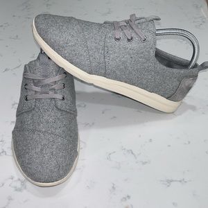 Toms Wool Felt Tie Shoe Womens Size 9 - EUC